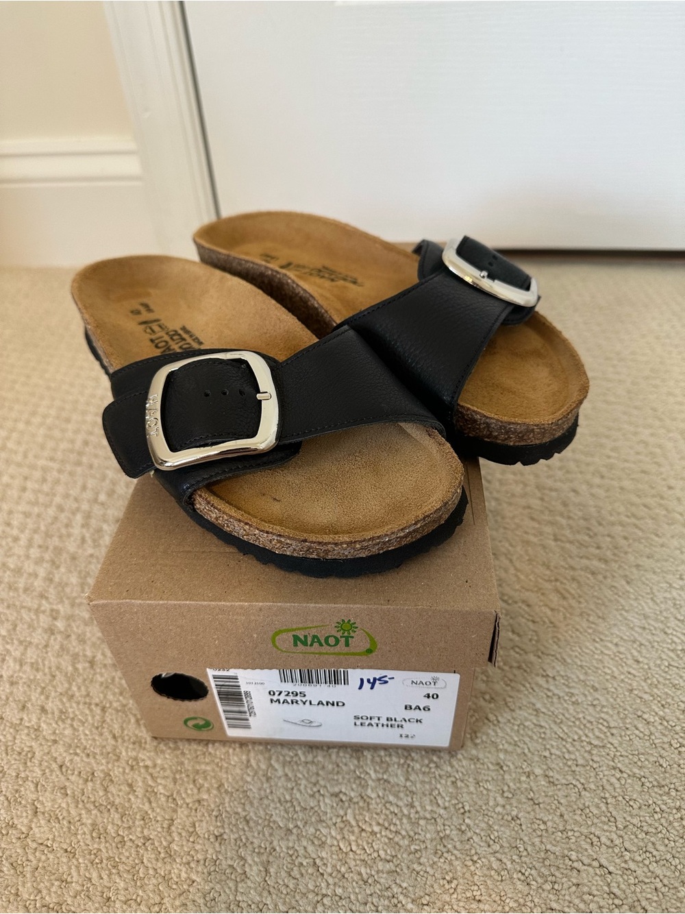 NWT Naot Soft Black Leather Slide Sandals